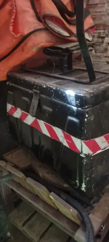 Baú de fibra grande + suporte