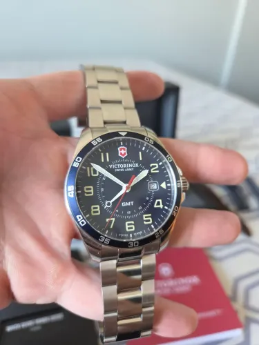 Relógio suíço Victorinox Fieldforce GMT