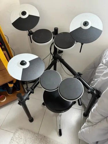 Bateria Eletrônica Roland TD-02