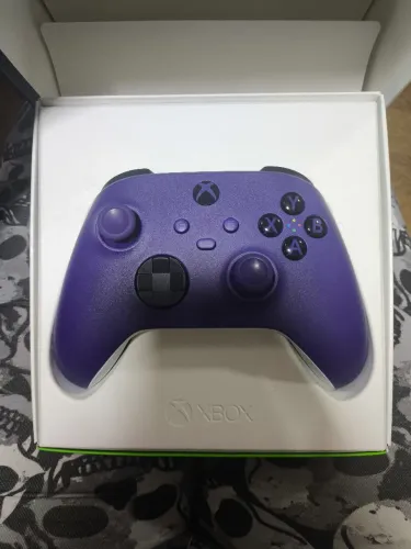 Controle Xbox sem fio roxo