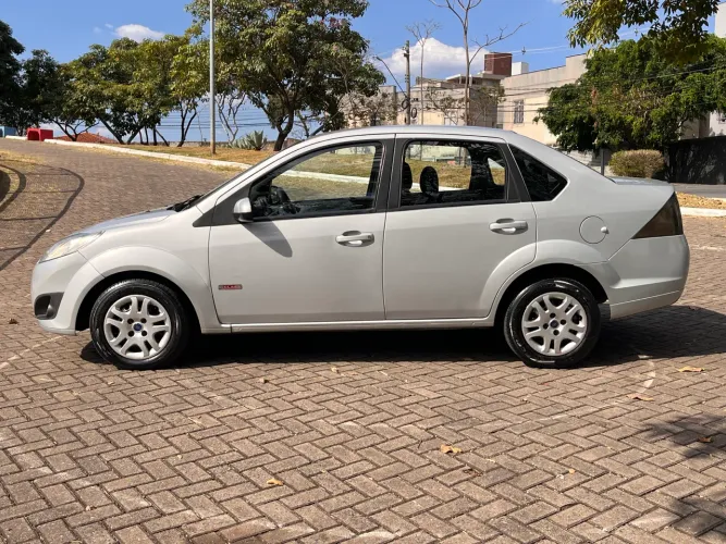 Ford Fiesta Sed. 1.6 8V Flex 4P 2012