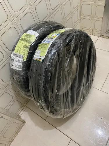 Pneu novo de fábrica R$ 190,00 cada