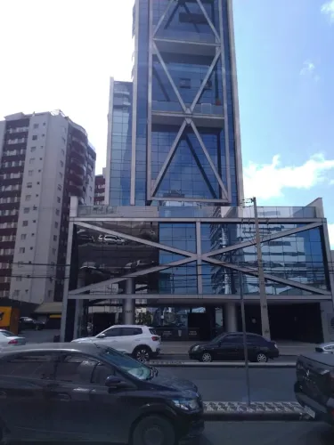 SALA COMERCIAL AGUA VERDE
