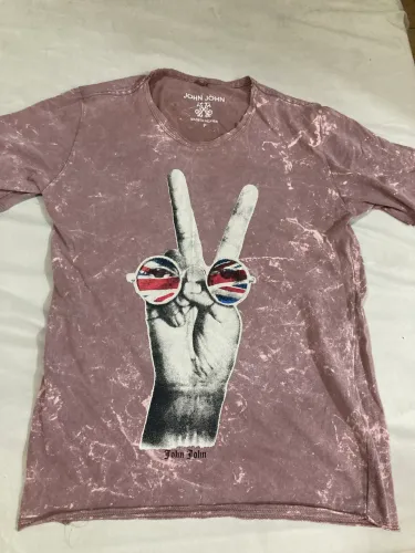 Camiseta John John Original - Estampa Peace & UK - Tamanho P Feminino