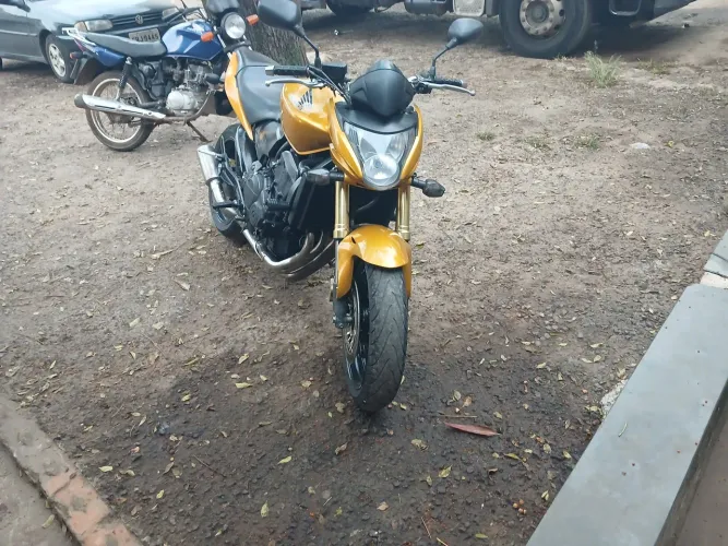 VENDA OU TROCA hornet