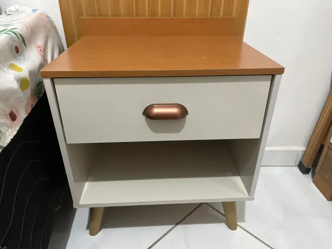 Criado Mudo Moderno