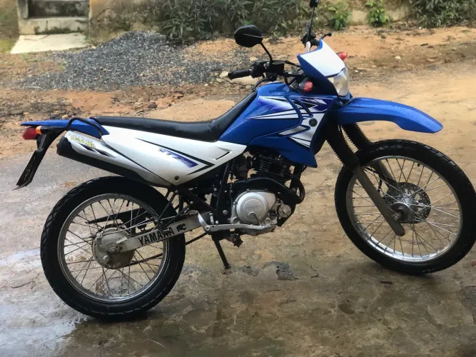 Vendo xtz 125 E 2011 completa 