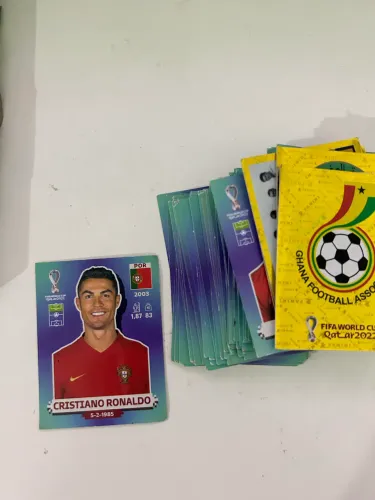 VENDO FIGURINHA DO CRISTIANO RONALDO + 89 DA COPA DE 2022