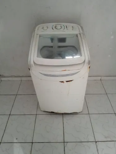 Máquina de lavar retirada de peças