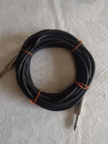 Cabo de audio marca Tiaflex pouco usado para guitarra ou baixo