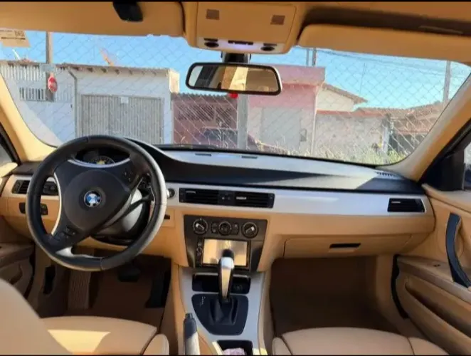 BMW 320I A 2011