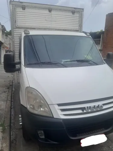 Iveco Daily 35s14 Baú 2008/2009
