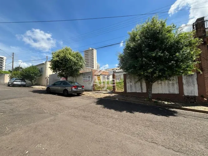 VENDE-SE Lote/Terreno NO CENTRO - MARÍLIA/SP