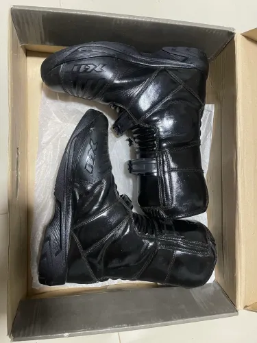 Bota X11