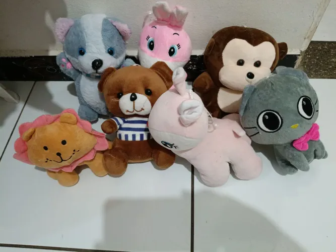 6 pelúcias por 30.00 