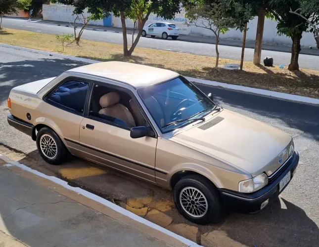 Ford Verona LX 1.6 (modelo Antigo) 1991
