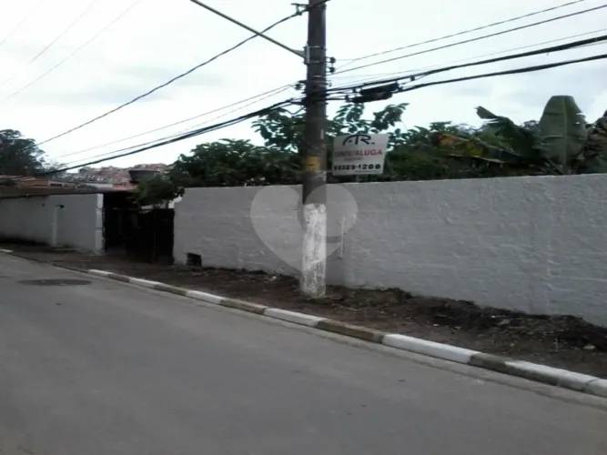 Terreno plano, com 12.000 M² disponivel para construção. Venha fazer uma visita.