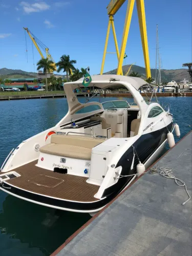 Lancha Magis 275 - Volvo Diesel 220 HP