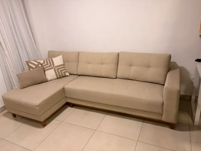 Sofá de canto Maanain novíssimo - 2,78 m - R$ 3.200