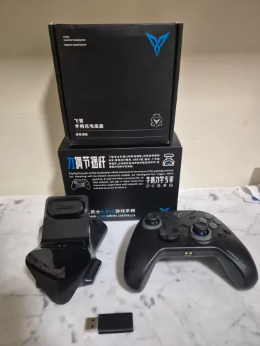 Controle Flydigi Vader 4 + Base, Perfeito Estado