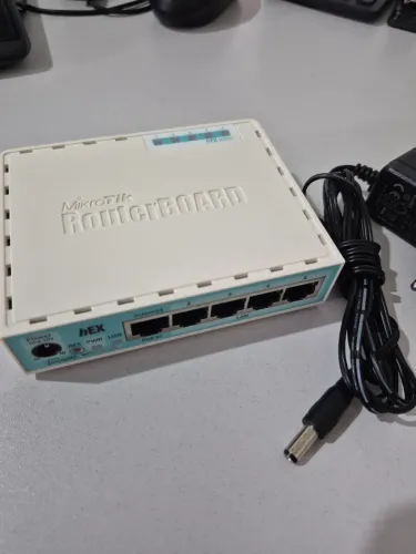 Gerenciador de Rede MIKROTIK RB750 - GR03