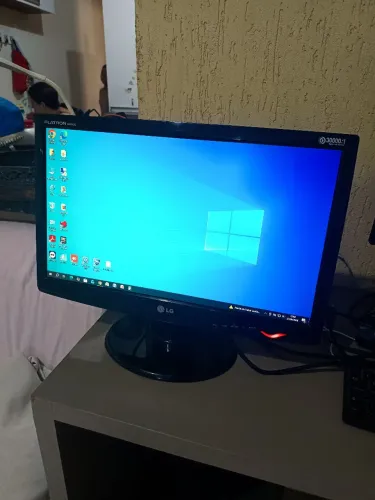 Monitor LG de 20 polegadas