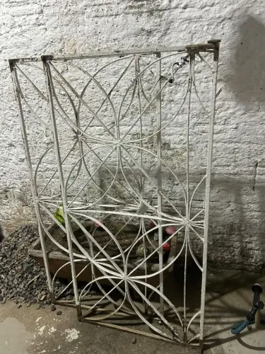 2 Pega-Ladrão de Ferro para Janela - Usados
