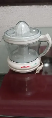 Espremedor de frutas mondial 