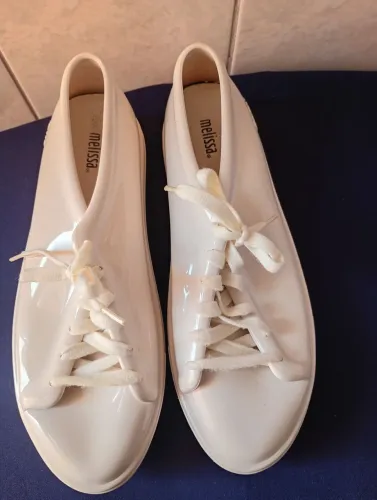 Tênis melissa