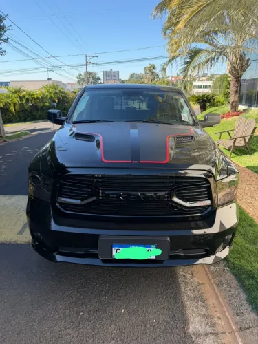 Ram Classic Laramie Night Edition 5.7 V8 16V Gasolina 4X4 Aut. 2022