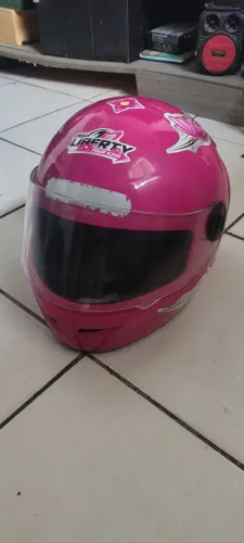 Capacete infantil semi-novo