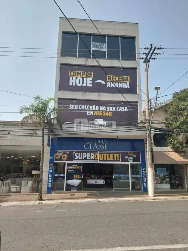 Prédio Comercial para Locação no Centro de Taubaté | 700m²