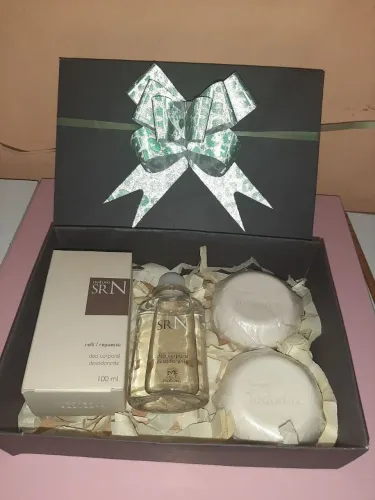 KIT PRESENTE COM REFIL DEO CORPORAL SRN + SABONETES- Natura