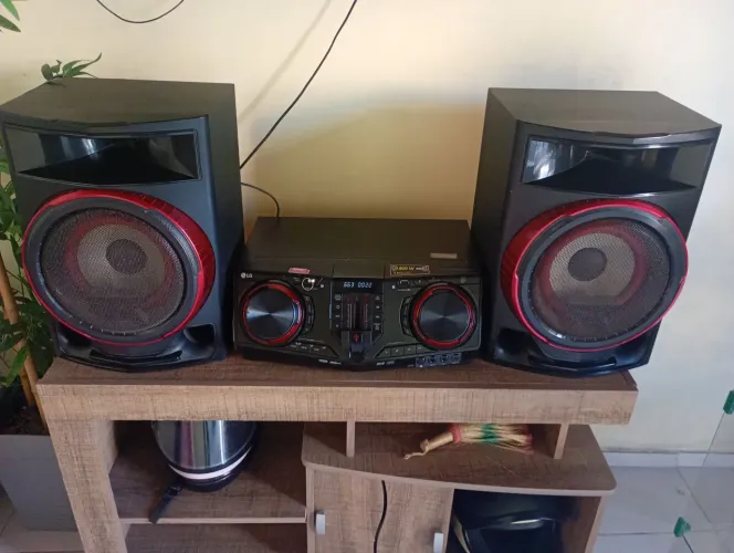 Vende se um som lg