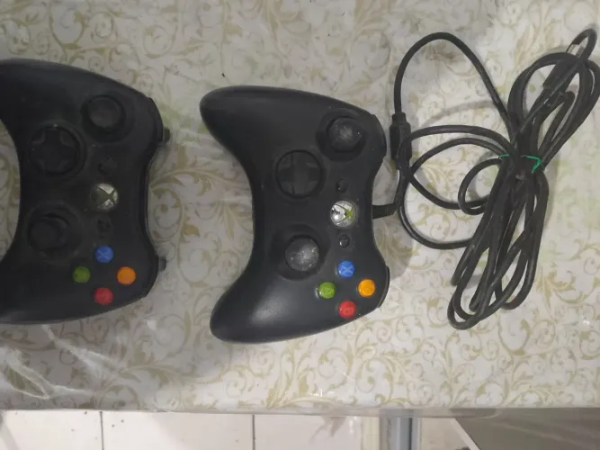 Controle Xbox 360 no estado
