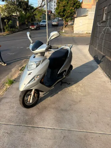 Suzuki burgman vendo ou troco