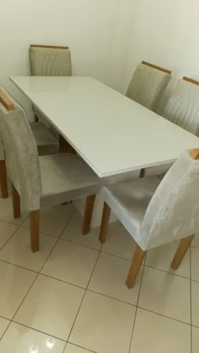 Mesa com 6 cadeiras