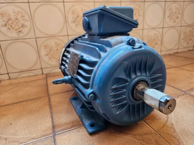 MOTOR WEG W22 PREMIUM 4CV