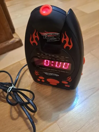 Radio relogio Hot Wheels AM/FM