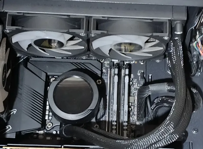 Water cooler Gigabyte Aorus liquid cooler 240, 240mm