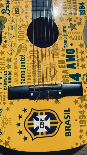 Violão Brasil canarinho