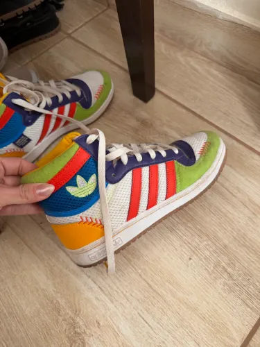 Tênis adidas 36