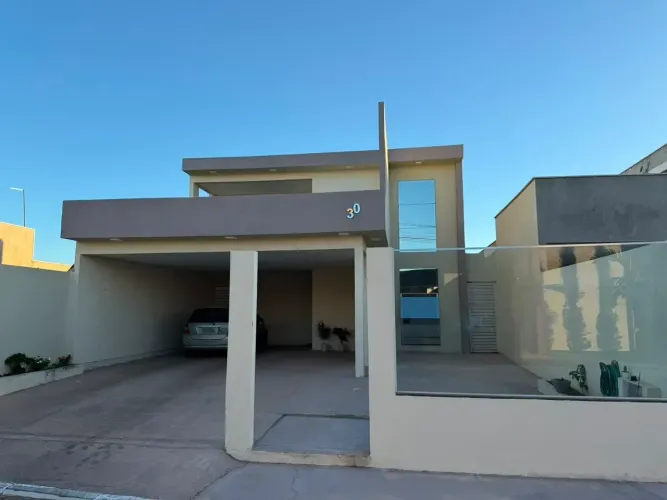 Casa de Alto Padrão em Condomínio Fechado | 4 Quartos, 3 Suítes e Área Gourmet Independent