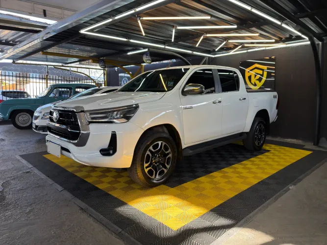 Toyota Hilux CD SRX 4X4 2.8 TDI 16V Diesel Aut. 2021