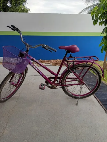 Vende se uma bicicleta media