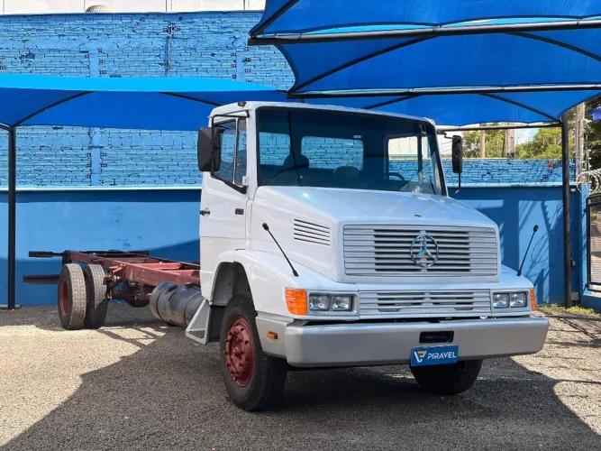 Mercedes-Bens L 1218 Chassi Alongado