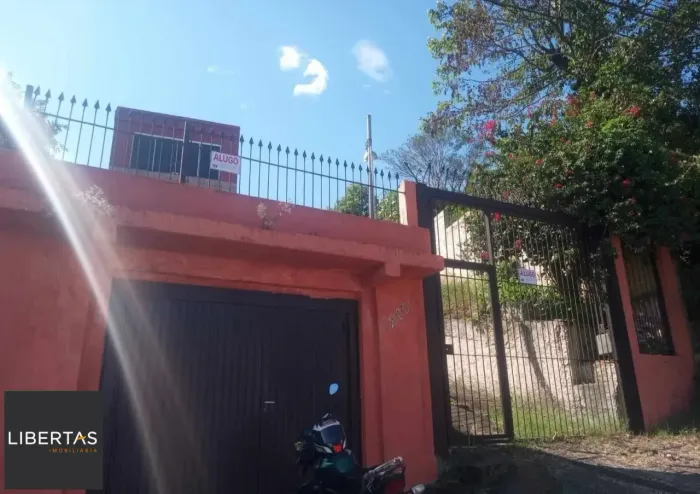 Casa à venda com piscina no bairro Glória, Zona Sul de Porto Alegre  207m² cons