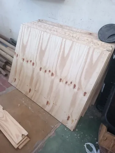 Chapa de compensado de pinus ideal para móveis