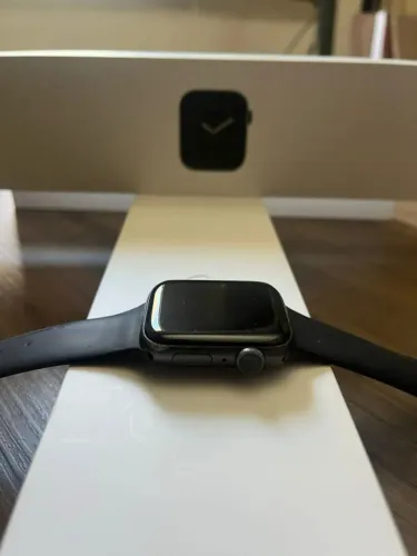 Apple Watch series 6 - 44MM - NFC + GPS
