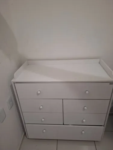 Vende-se cômoda